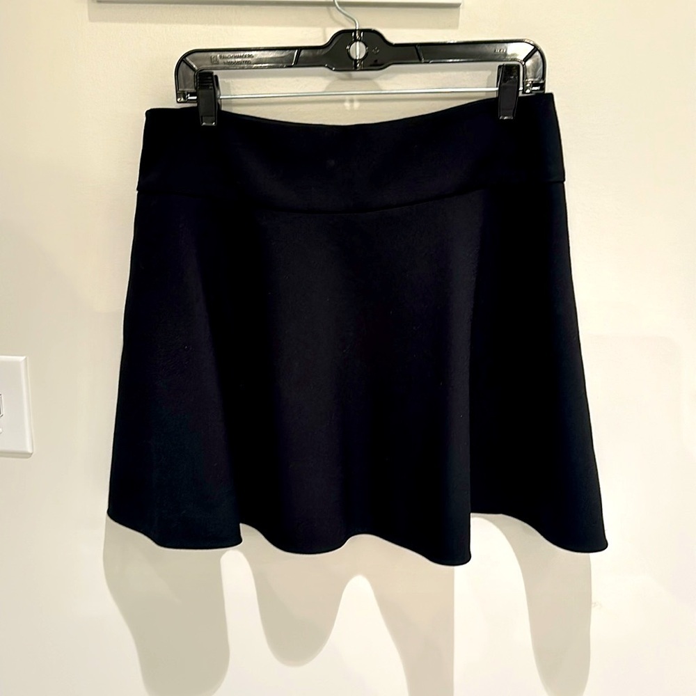 Red Valentino, size 8, short black skirt - Picture 2 of 3